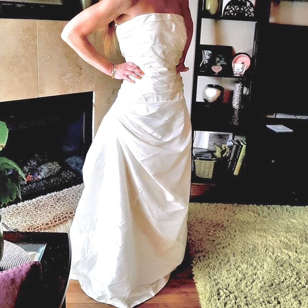 “Pronovias” Silk Wedding dress🥰 DESIGNER GOWN MSRP $3K